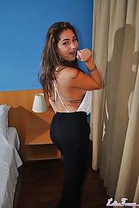 Hot and Sexy 19 Year Old Teen Tranny Natalia Dior