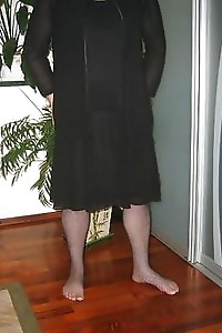 dantist-crossdresser in black