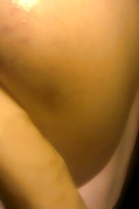 Je m'encule avec un gode