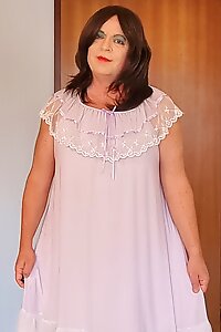 Nancybaby im Negligee