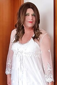 Nancybaby im Negligee