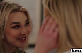 Busty real estate agent gets fucked in the house