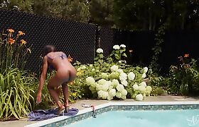 Leilani Li Goes In The Pool In A Bikini And Heels To Se