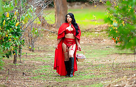 Little Red Riding Hood and Kleio Valentien