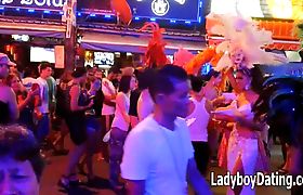 25 Thailand Ladyboy