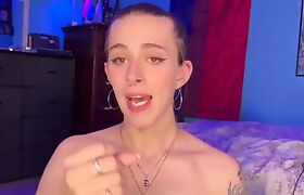 Using my sex toy to stretch my mouth